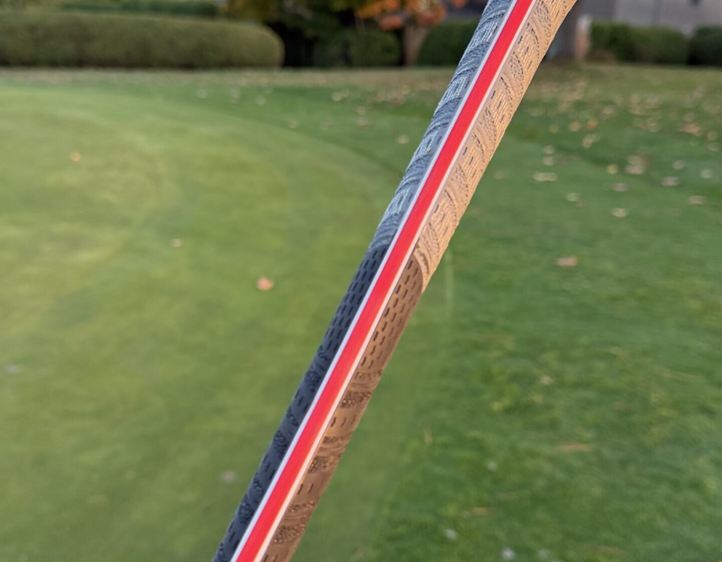 Bande rouge d’alignement de la poignée Golf Pride ALIGN MAX.